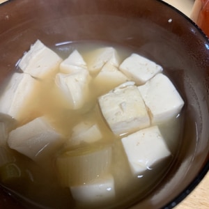 牛豚ミンチと玉ねぎと豆腐のお味噌汁